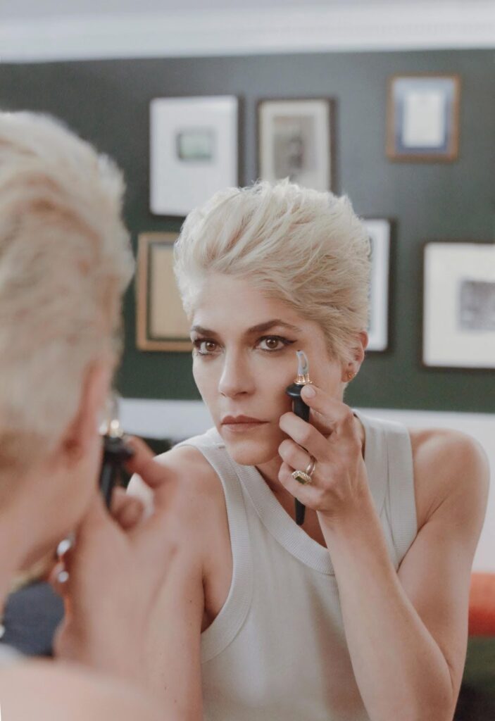 Selma Blair using Guide Beauty’s proprietary wand applicator